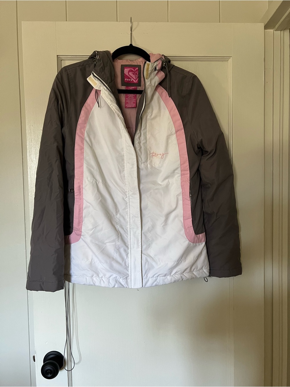 Vintage Roxy Women’s White & Pink Insulated Winter Jacket